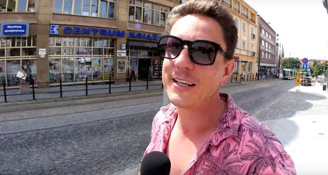 Bartek USA: Bawią mnie prezenterzy naturalni, jak piersi Chodakowskiej [WYWIAD]